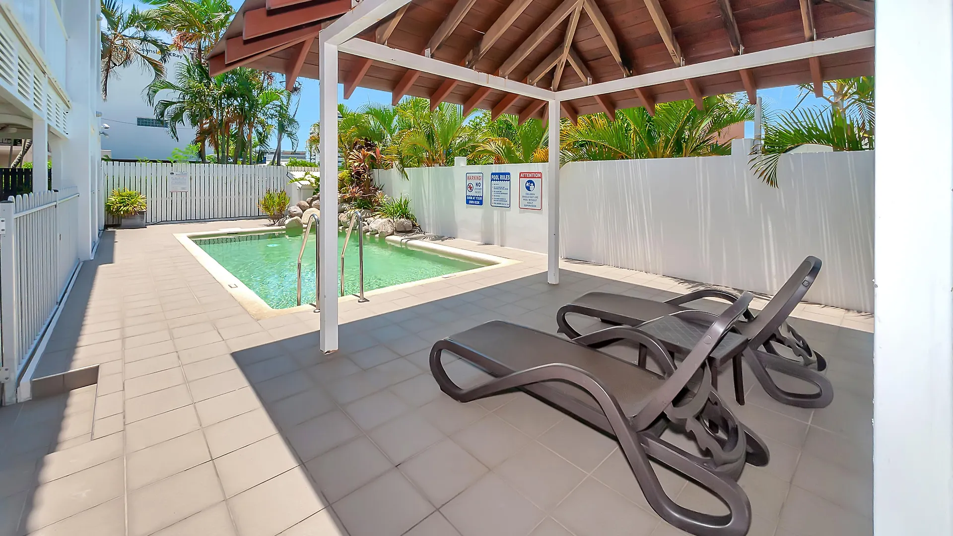 Comfort Inn Cairns City 4*,